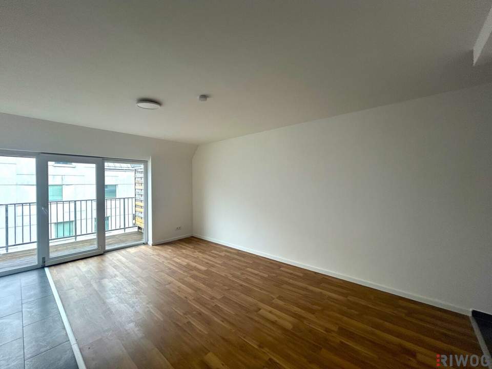 Nähe Triester Straße II Balkon II Dachgeschoss II Wohnküche II Quellenstraße und Matzleinsdorfer Platz