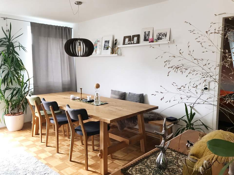 Gepflegte Dachgeschoßwohnung in Ruhelage mit Südwestbalkon in Salzburg!