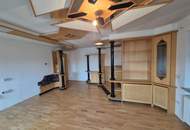 Mehrfamilienhaus mit Geschäftslokal