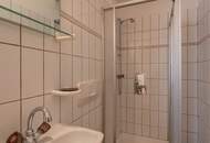 Wohnen am Stadtpark! Altbau mit großen Kellerräumlichkeiten z.B. als Galerie / Studio - sofort beziehbar!