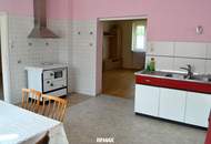Vierkanthof-Charme in guter infrastruktureller Lage mit geschütztem Innenhof
