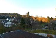 Zweifamilienwohnhaus in Sonnenlage und 2. Baulandgrundstück in beliebter Gemeinde