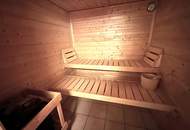 Gepflegtes großes Einfamilienhaus mit überdachtem Pool!