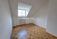 2 Zi- Dachgeschoßwohnung im Altbau