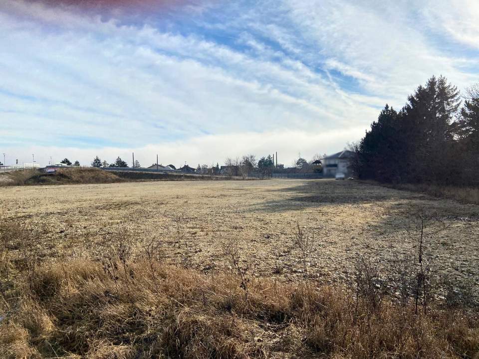 Perfekte Lage, nur ca. 800 Meter zum Autobahnanschluss A2 Kottingbrunn