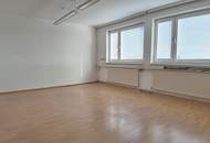 900m² Produktionshalle mit 360m² Büro und eingezäunten Freiflächen!