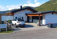 Neuwertiger Bungalow mit Doppelgarage an der Donau