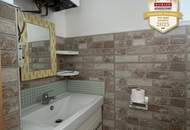 Kleines Zinshaus mit 4 Wohnungen mitten in Wiener Neustadt!