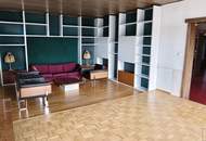 DB IMMOBILIEN | Sanierungsbedürftige 4-Zimmer-Wohnung mit südseitiger Terrasse und traumhaften Ausblick!