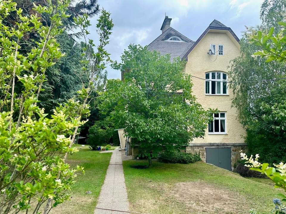ALTBAUVILLA GRINZING MIT GROSSEM GARTEN