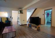 Bauernhaus mit Nebengebäude und Feldern in Durchham