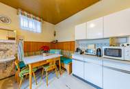 WOHNEN UND ARBEITEN UNTER EINEM DACH mit Gästehaus, Hallen und uneinsehbarem Innenhof in Obernalb!