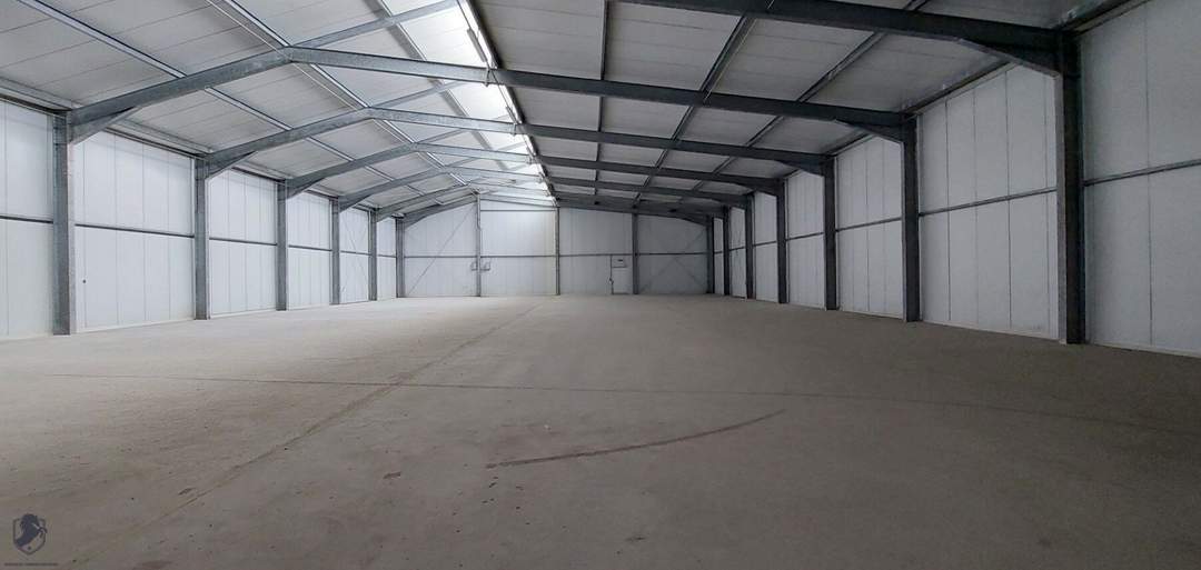 LAGERHALLE in sehr guter Lage mit 900 m² zu vermieten.