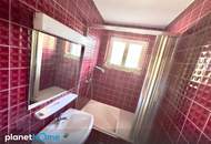 Bungalow mit zwei Wohneinheiten auf rund 1.800 m² großem Grundstück in Ruhelage