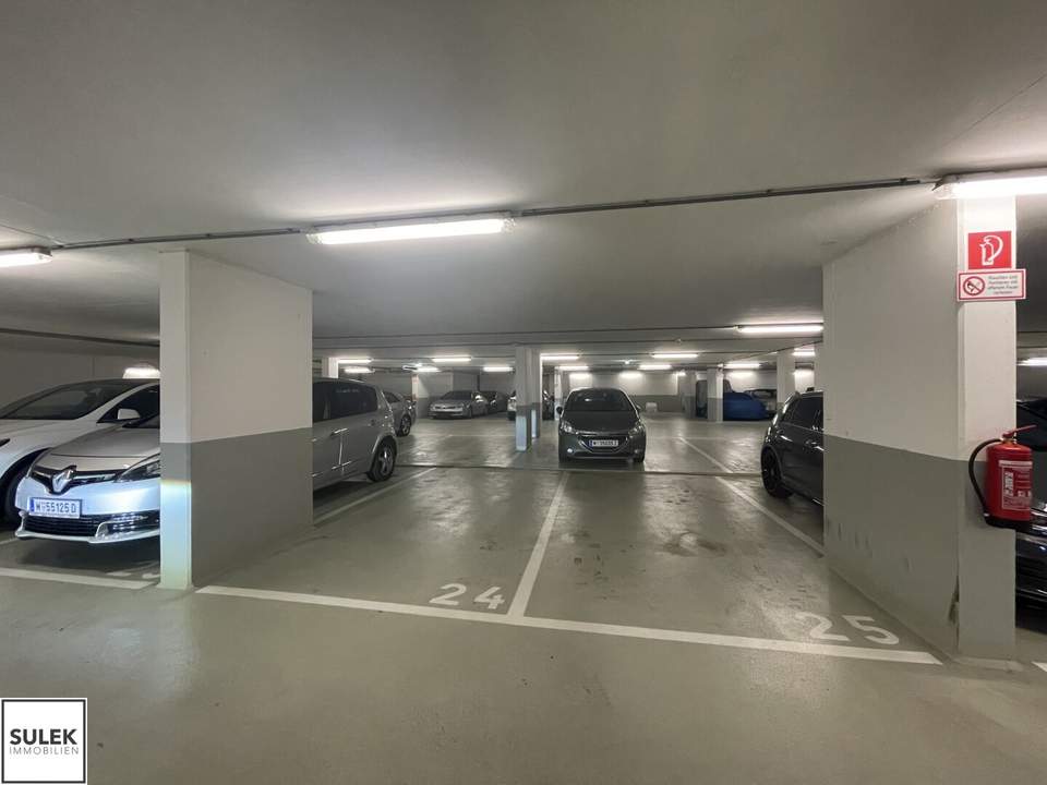Ab sofort: Geräumiger Tiefgaragenplatz in der Wallgasse (2. UG) - nahe U6 &amp; Mariahilferstraße!