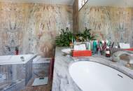 1170 AM HEUBERG: GROßZÜGIGER FAMILIENWOHNSITZ MIT INDOORPOOL, WELLNESS, GARTEN &amp; WIEN-BLICK