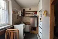 Attraktives Baugrundstück mit sanierungsbedürftigem Haus – Perfekt für Bauträger