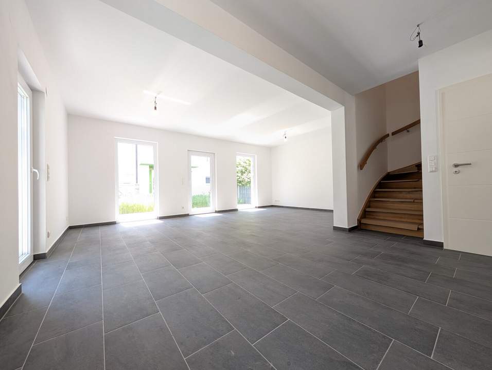 Einfamilienhaus mit Garten - bezugsfertig!