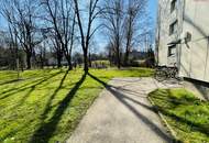 Neu renovierte, großzügig geschnittene 2-Zimmer Wohnung mit Loggia in ruhe Lage am beliebten Spallerhof!
