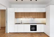 Zeitlose Eleganz im Stilaltbau: Luxuriös sanierte Traumwohnung