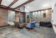 EFH mit Pool und Teich in einem grünem Paradies in Gänserndorf.