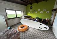 UFERPARZELLE mit privatem Badesteg und Badehäuschen am Neufelder See – beim Yachtclub auf Pachtgrund zu verkaufen