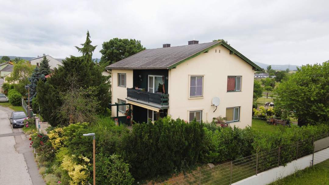 Großzügiges 1–2-Familienhaus mit vielseitig nutzbarem Nebengebäude - Viel Platz für Familie & Beruf