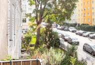 Vorgarten: Gemütliche Balkonwohnung + Idealer Grundriss + Sonniges Wohnzimmer + Teilbar auf 2-3 Zimmer