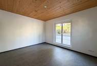 Großzügige 4-Zimmer-Wohnung mit Reihenhaus-Charakter und Terrasse