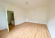 2 Zimmer-Wohnung ZUM SANIEREN, BLICK ins GRÜNE!