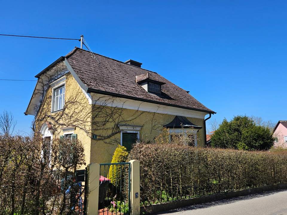 Sanierungsbedürftiges kleines Haus in Top Lage