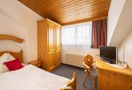 Traditionsgasthaus „Platzschmied“ – Gaststätte mit 7 Fremdenzimmern und Betreiberwohnung.