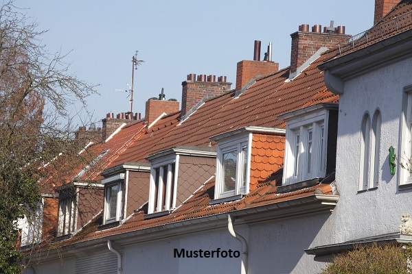 Maisonette-Wohnung mit Balkonen und Doppelgarage