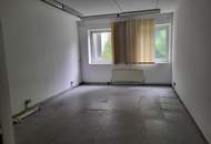 Große Lagerfläche im Paul-Hahn-Center