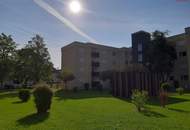 Über den Dächern von Steyr: lichtdurchflutete 3-Zimmer-Wohnung im letzten Stock mit Loggia, Tiefgarage und hochwertige Möbelablöse – stilvoll wohnen mit sonnigem Ausblick und zentraler Lage!