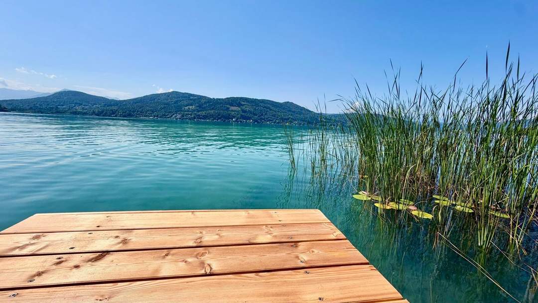 Wörthersee - Nordufer: einzigartige Neubau-Villa *Outdoorpool, LIFT, 5 Garagen, privater Seezugang*