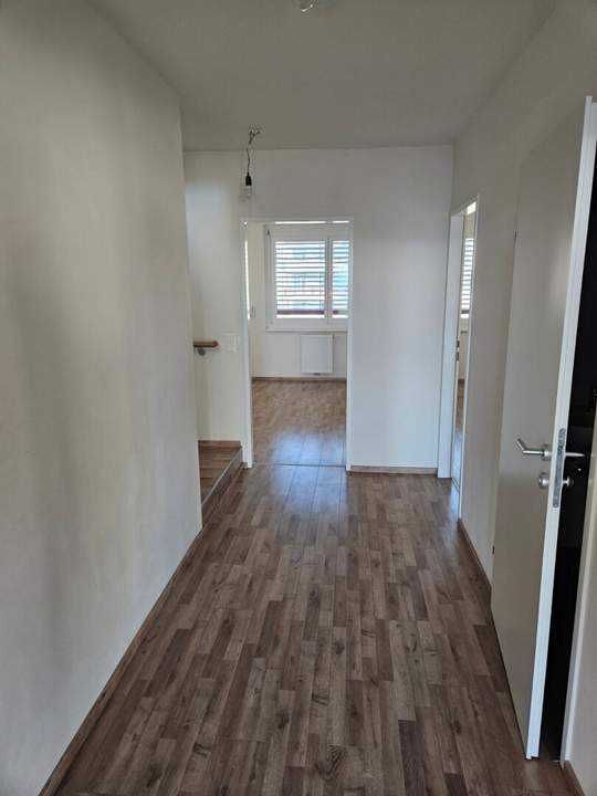 Unbefristete 4-Zimmer-Wohnung mit Loggia in Graz