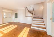 LANDHAUSVILLA mit HOF-ENSEMBLE, GÄSTEWOHNUNGEN UND ENTWICKLUNGSPOTENTIAL