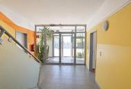 Betriebsliegenschaft mit Hallen und Bürogebäude in Sierndorf bei Stockerau