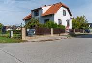 Zu Fuß zum Bahnhof! Großzügiges Einfamilienhaus mit 1.317m² Grundstück in Marchegg – Ihr Sanierungsprojekt!