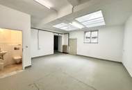 Straßenseitiges Geschäftslokal mit großen Fensterflächen! Individuell zu gestalten! Ideal für Pilates, Yoga, Atelier etc.