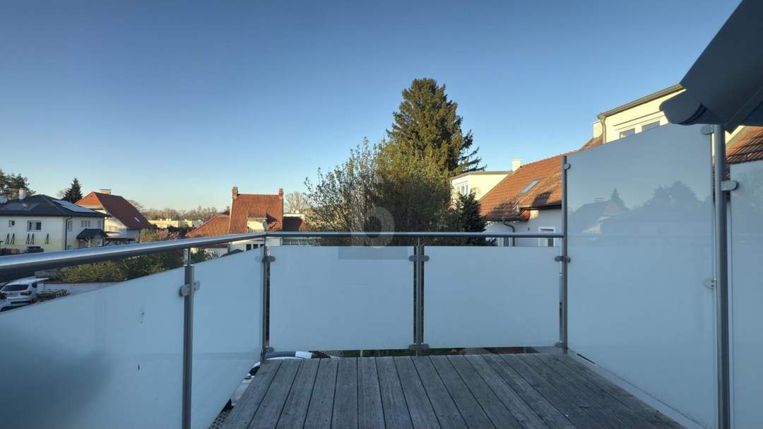 MIT GROSSER TERRASSE &amp; MODERNER EINBAUKÜCHE - TOP RAUMAUFTEILUNG