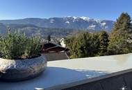 Panorama-Loge: Penthouse mit Seeblick in Seeboden. Carport. Neuwertig.