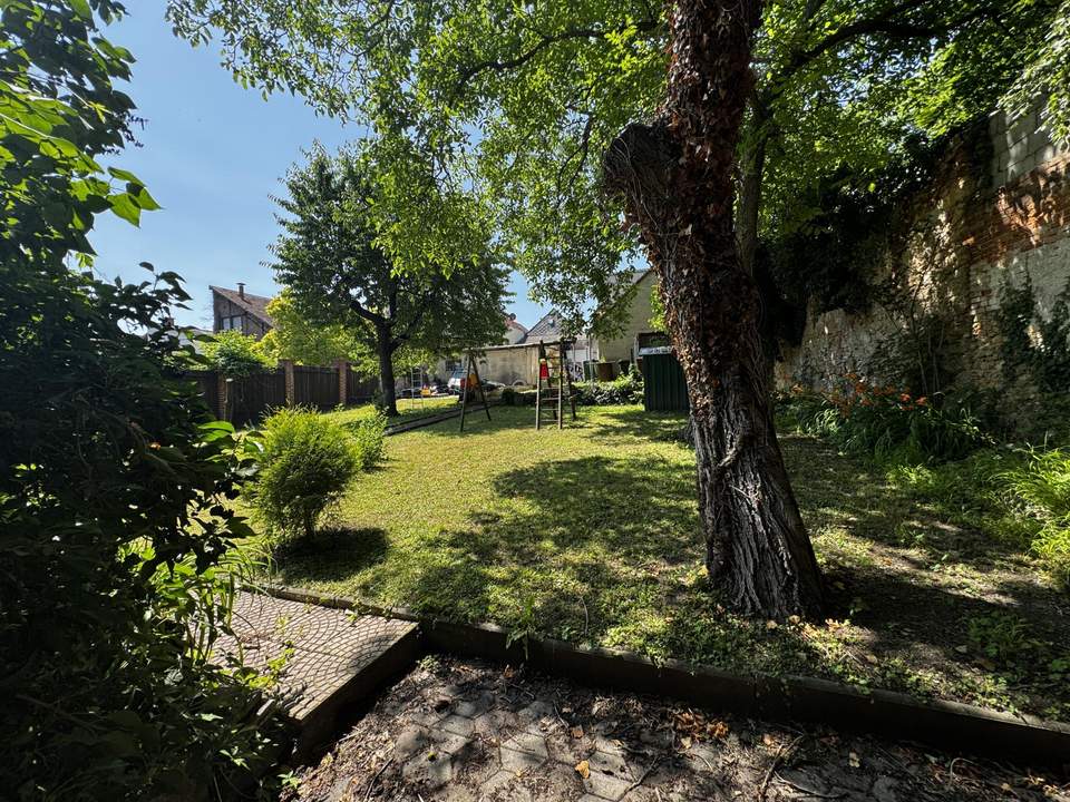 Bauträger aufgepasst! Perfektes Innenstadtgrundstück am Stadtpark! Jetzt 3 Wohneinheiten!