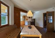 Einfamilienhaus mit separater Wohnung.