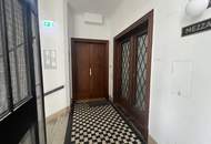 ERSTBEZUG - Helle 4-Zimmer Altbauwohnung mit 2 Bädern, 2 WCs, Abstellraum und Kellerabteil - UNBEFRISTET