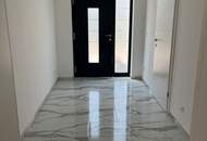 Wunderschöne, PROVISIONSFREIE Doppelhaushälfte mit ca. 160m² Wfl., 5 Zi, Garten, Terrasse, 2 Stellplätze in der Nähe von Wiener Neustadt