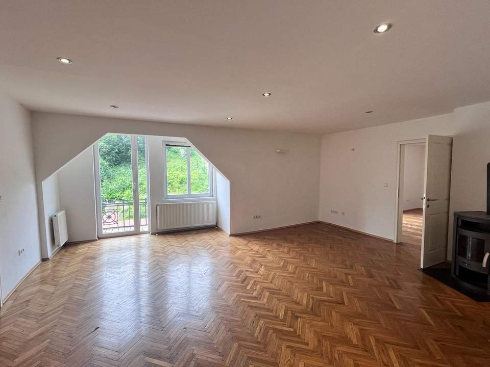 " Großzügiges Wohnen in historischer Villa in Pressbaum "