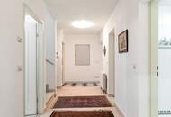 RESIDIEREN BEIM ROTEN BERG II GARAGE II SAUNA II NEUE PV-ANLAGE II 6 ZIMMER II 4 BÄDER II 54m² WOHNZIMMER MIT KAMIN II 2 TERRASSEN II BALKON II GARTEN II GROSSER KELLER