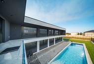 Exklusive Designvilla mit repräsentativem Firmensitz, 15-Meter-Pool und privater Fahrzeuggarage